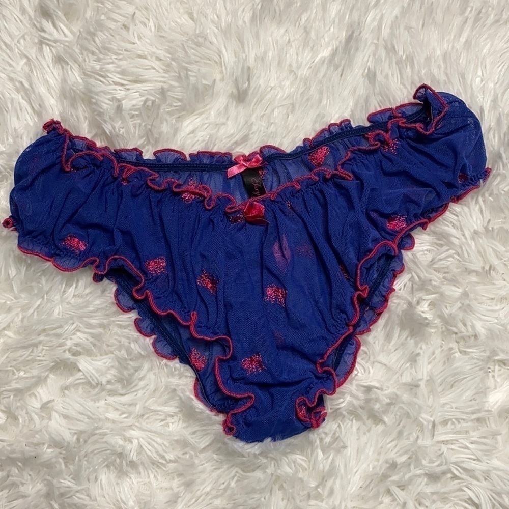 Victoria’s Secret Y2K sexy little thing ruffle and embroidered bow panty